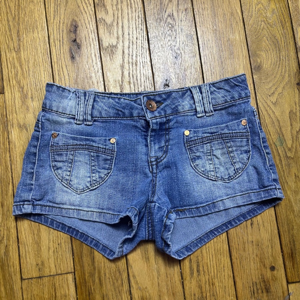 Y2K LEI Arley Denim Shorts Medium Wash Low Rise Patch Pockets Blue Juniors 3